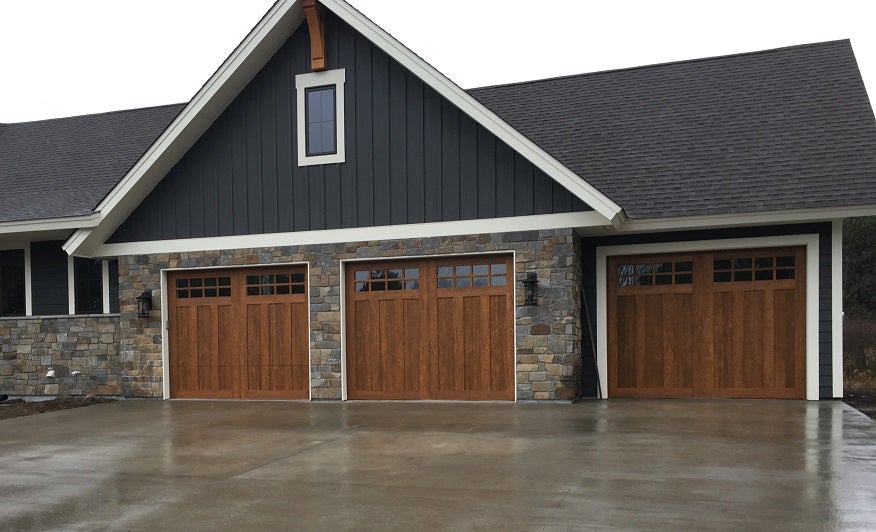 Single Panel vs. Sectional Garage Doors: What's the Difference?