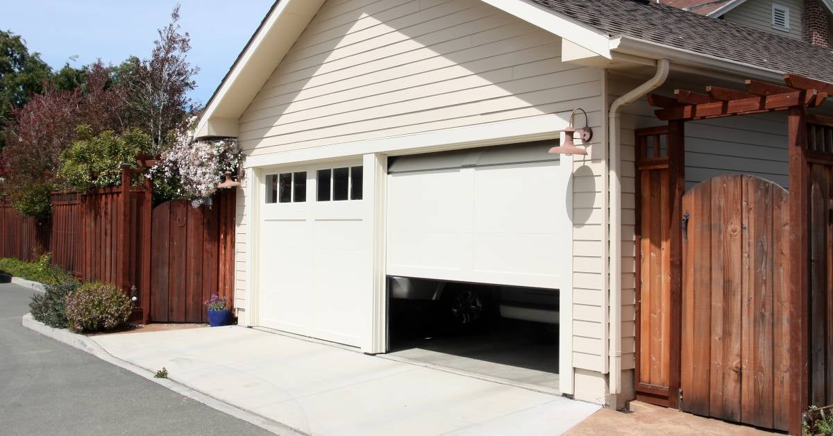 Giel-Garage-Doors-Maintenance-Summer-Heat